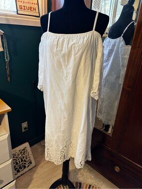 California Moonrise NWT size small off-the-shoulder embroidered cotton dress